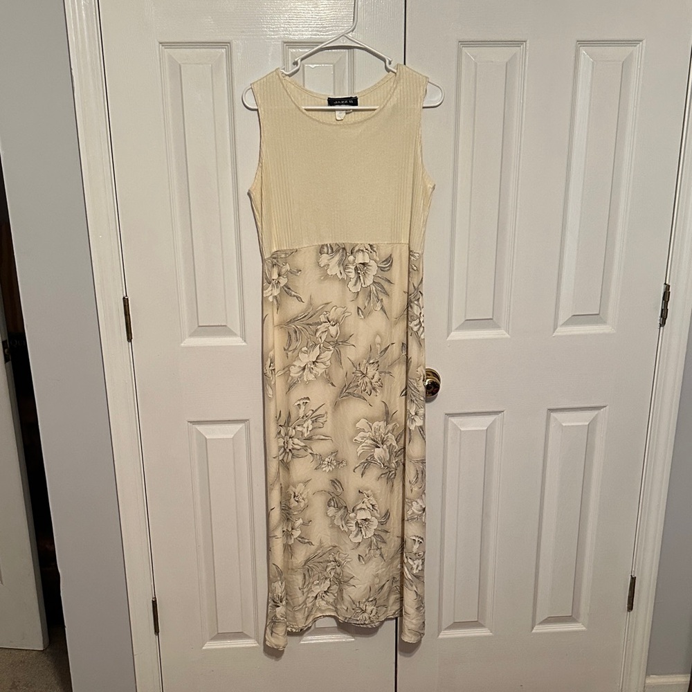 Elegant Cream Floral Maxi Dress